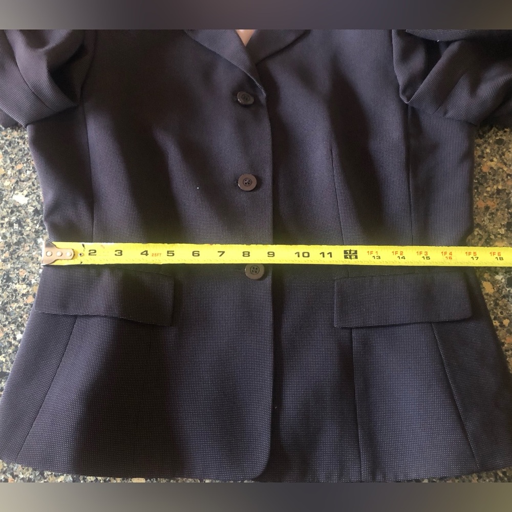 Jones Wear women’s skirt suit in chocolate and beige - Picture 11 of 13